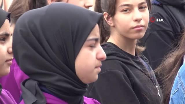 Kalp krizi geçirerek vefat eden müdür okulunda anıldı