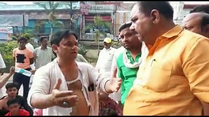 बीजेपी ने पहली बार मुस्लिम आबादी में उतारा अपना प्रत्याशी, वोट मांगने पर भिड़े कांग्रेसी