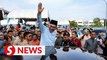 PM arrives earlier to meet the people as Madani Kedah gathering kicks off in Alor Setar