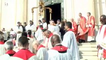 Processione Santa Fermina: preghiera comunitaria guidata dal vescovo Ruzza e uscita della Santa