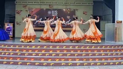 आईआईसियन गल्र्स की रॉकिंग परफॉर्मेंस से गुलजार हुआ यूनिवर्सिटी कैम्पस