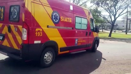 Colisão envolvendo três carros mobiliza Siate na Avenida Tancredo Neves