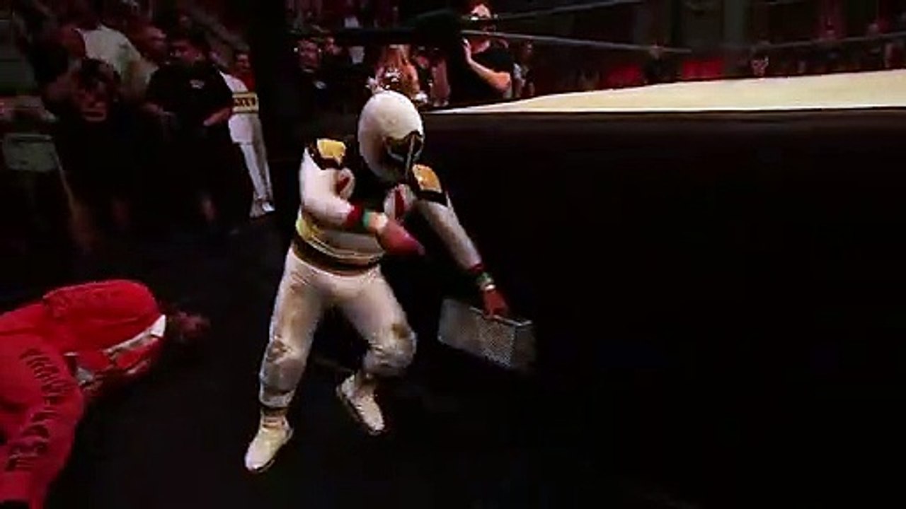 Mascarita Sagrada Lands Massive Elbow Drop on Famous B