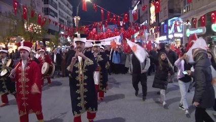 Ümraniye'de gençler "Recep Tayyip Erdoğan" sloganlarıyla yürüdü