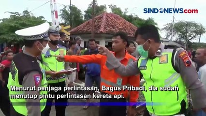 Download Video: Nekat Terobos Palang Perlintasan,  2 Pelajar di Kendal Tewas Tertabrak KA Argo Sindoro