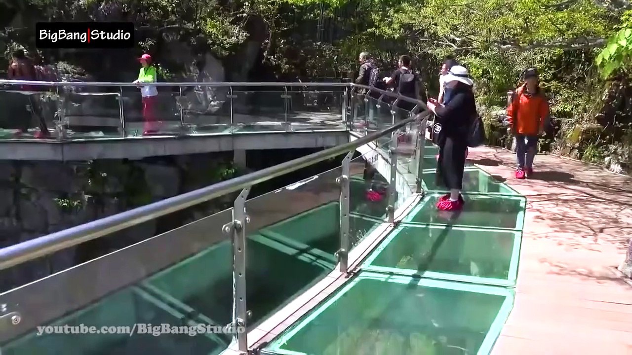 Dunya Ke Naqable Yaqeen Bridges - Unbelievable Bridges In The World - Urdu_Hindi