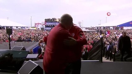 Cumhurbaşkanı Erdoğan: "BAYKAR asrın felakati karşısında sergilediği örnek duruşla bu milletin öz evladı olduğunu bir kez daha ortaya koydu."