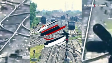 Trenin 'yılan gibi' süzüldüğü anlar izlenme rekoru kırdı