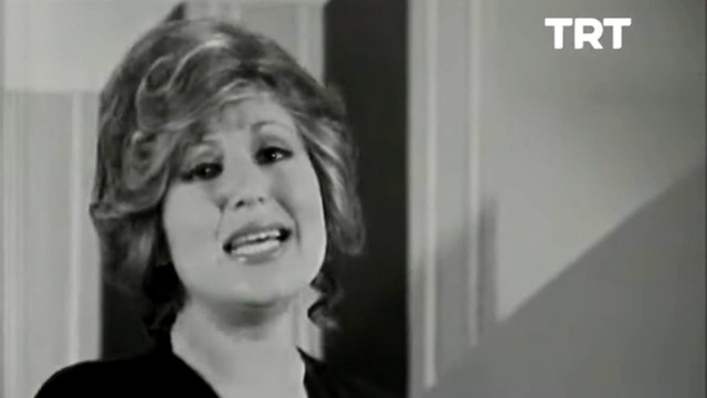 Mualla Şentop / Saymadım kaç yıl oldu sen ellerin olalı