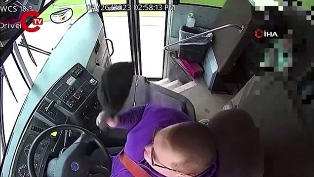 Şoförü bayılan okul otobüsünü durdurdu, faciayı önledi
