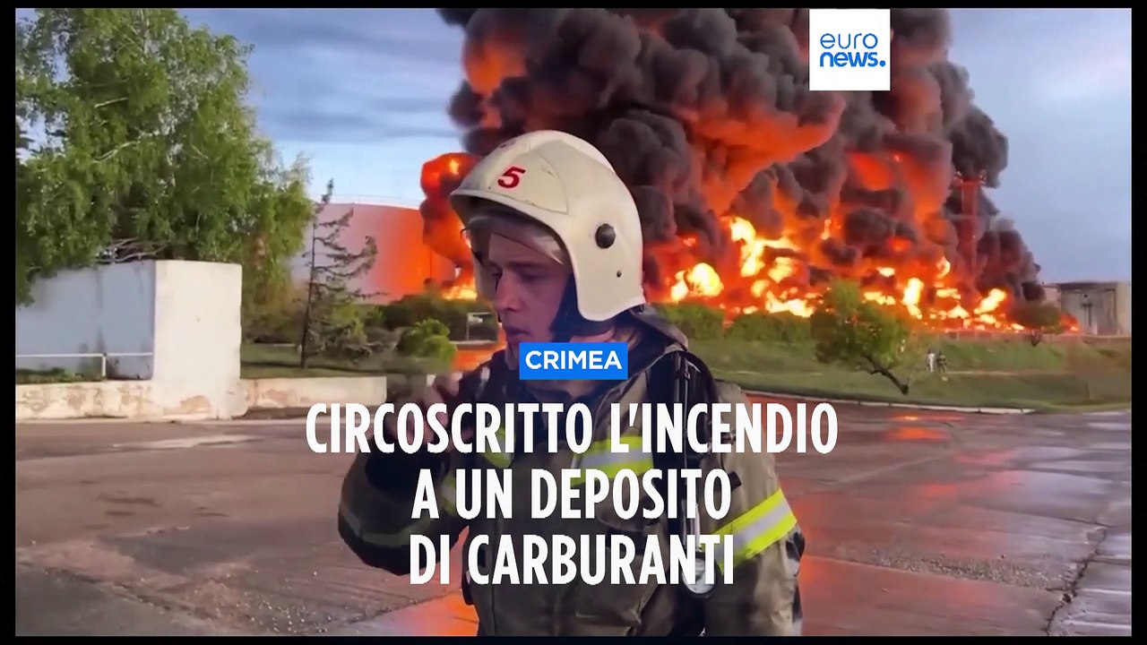 Incendio in un deposito di carburanti in Crimea: "Rogo circoscritto"