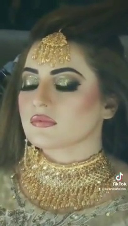 Shimmery make up look