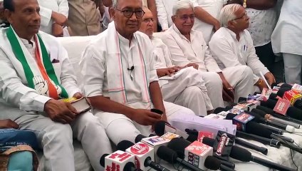 बजरंगदल के कार्यकर्ता आईएसआई से पैसा लेकर जासूसी करते हैं, वे देशद्रोही नहीं और दिग्विजयसिंह पुलवामा की बात करता है तो देशद्रोही