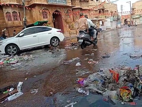 Watch Video: स्वर्णनगरी में सफाई व्यवस्था चरमराई, शहर में गंदगी का साम्राज्य