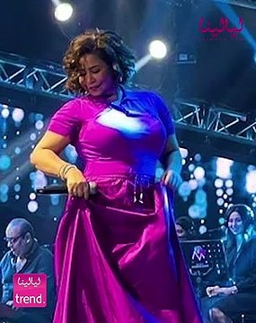 أول تعليق من شيرين عبد الوهاب بعد سقوطها على المسرح