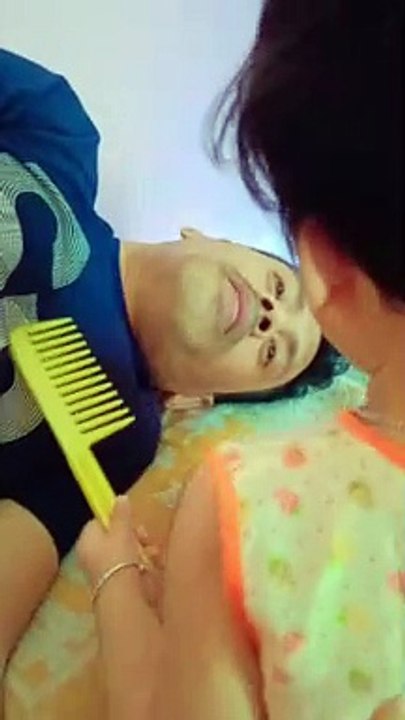 বেবি কন পাপাকে কত ভালোবাসে মাথা চেনে দিচ্ছে-Mampu sona-Babycon er dhamaka dance.