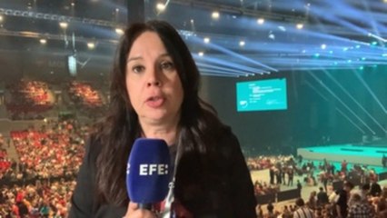 Informe a cámara: El papa se reúne con los jóvenes en Budapest: No os quedéis pegados al móvil