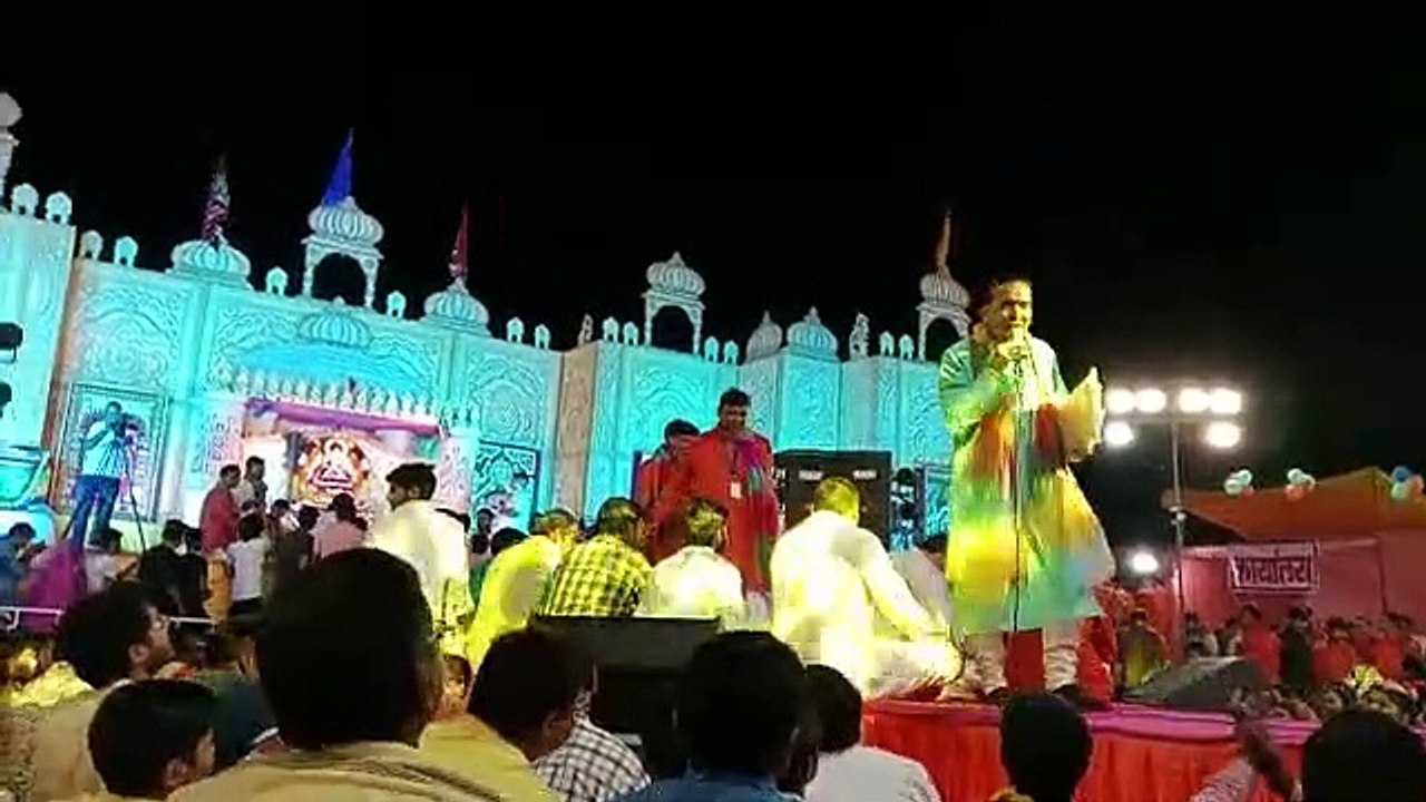 श्याम भजनों पर देर रात तक झूमते रहे श्रद्धालु