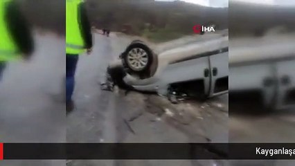 Kayganlaşan yolda araç takla atıp ters döndü: 1'i ağır, 5 yaralı