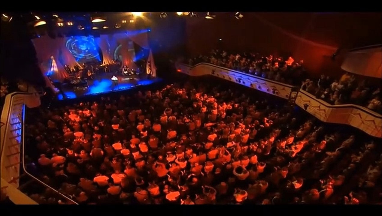 HELENE FISCHER — Wo Das Leben Tanz – (Live) | von HELENE FISCHER: Farbenspiel: Live Aus Dem Deutschen Theater – München ~ (2013)