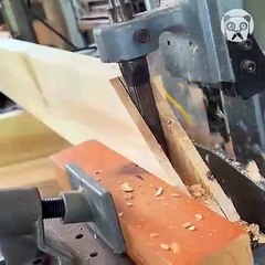 How to make a wooden table