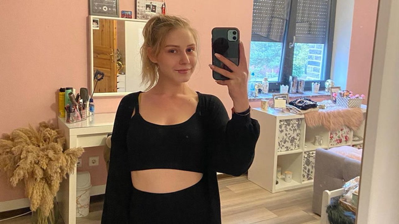 Hot Mama! Loredana Wollny bauchfrei und ungeschminkt