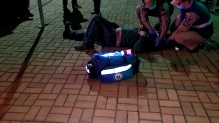 Homem sofre fratura na boca após cair na calçada no Brasmadeira