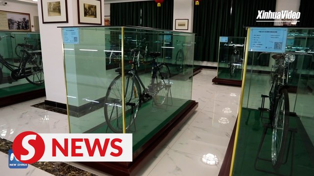 Kindergarten children on field trip to Bicycle Museum in Gansu, China
