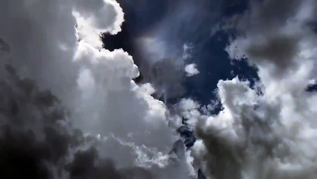 Rare light in clouds aka Crown flash over Miami Beach, Florida