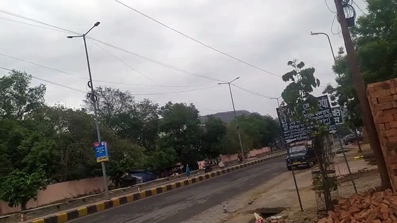 शाम ढलते ही अंधेरे में सड़कमार्ग, हादसे का बना...
