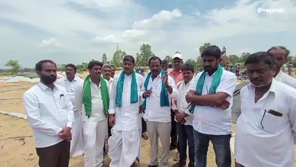 మెదక్: అకాల వర్షం.. తడిసిన ధాన్యం..!