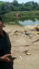 जल स्तर मेंटेन रखने किया नदी के गेट में वेल्डिंग