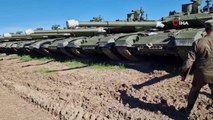 Rusya Savunma Bakanı Şoygu, cephe hattına gönderilecek askeri teçhizatı denetledi