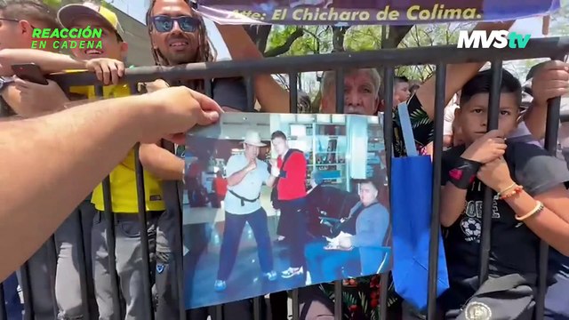Canelo Álvarez y John Ryder llegan al Teatro Degollado para la ceremonia de pesaje