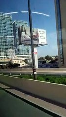 Télécharger la video: Dubai Mall Road Fly Over Amazing views near Burj khalifa 2023