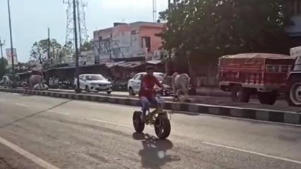 कबाड़ से जुगाड़ कर बनाई गजब की साईकिल, देखकर रह जाएंगे हैरान