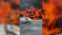 Sarıyer'de seyir halindeki otomobil alev alev yandı