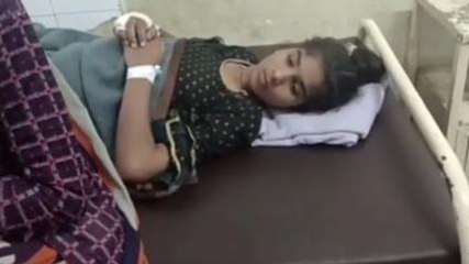 अशोकनगर: कार चालक ने बाइक को मारी टक्कर, तीन लोग घायल