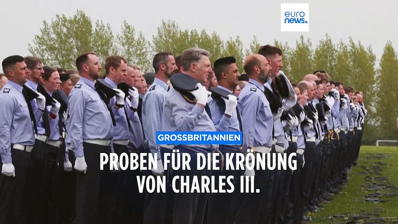 Generalprobe - 7.000 Soldaten üben die Parade für die Krönung ein