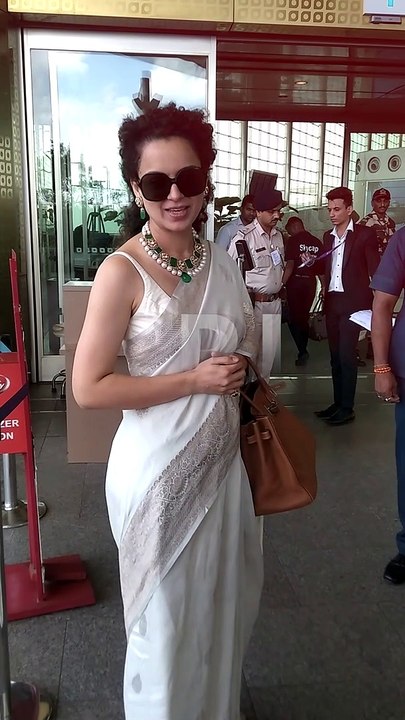 Kangana Ranaut Spotted At Airport