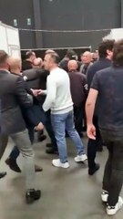 Afyon'dan kalkıp propaganda için Belçika'ya giden AKP'li Emirdağ Belediye Başkanı ve korumaları uyaranları darp etti