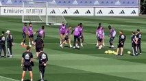 Alaba se entrena con el grupo antes del partido contra la Real Sociedad