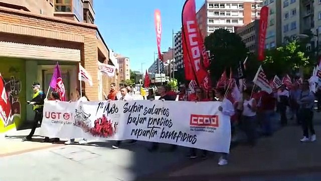 La manifestación por el Día del Trabajador recorre las calles de Burgos.