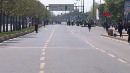 Maltepe'de 1 Mayıs kutlamaları için toplanmalar başladı