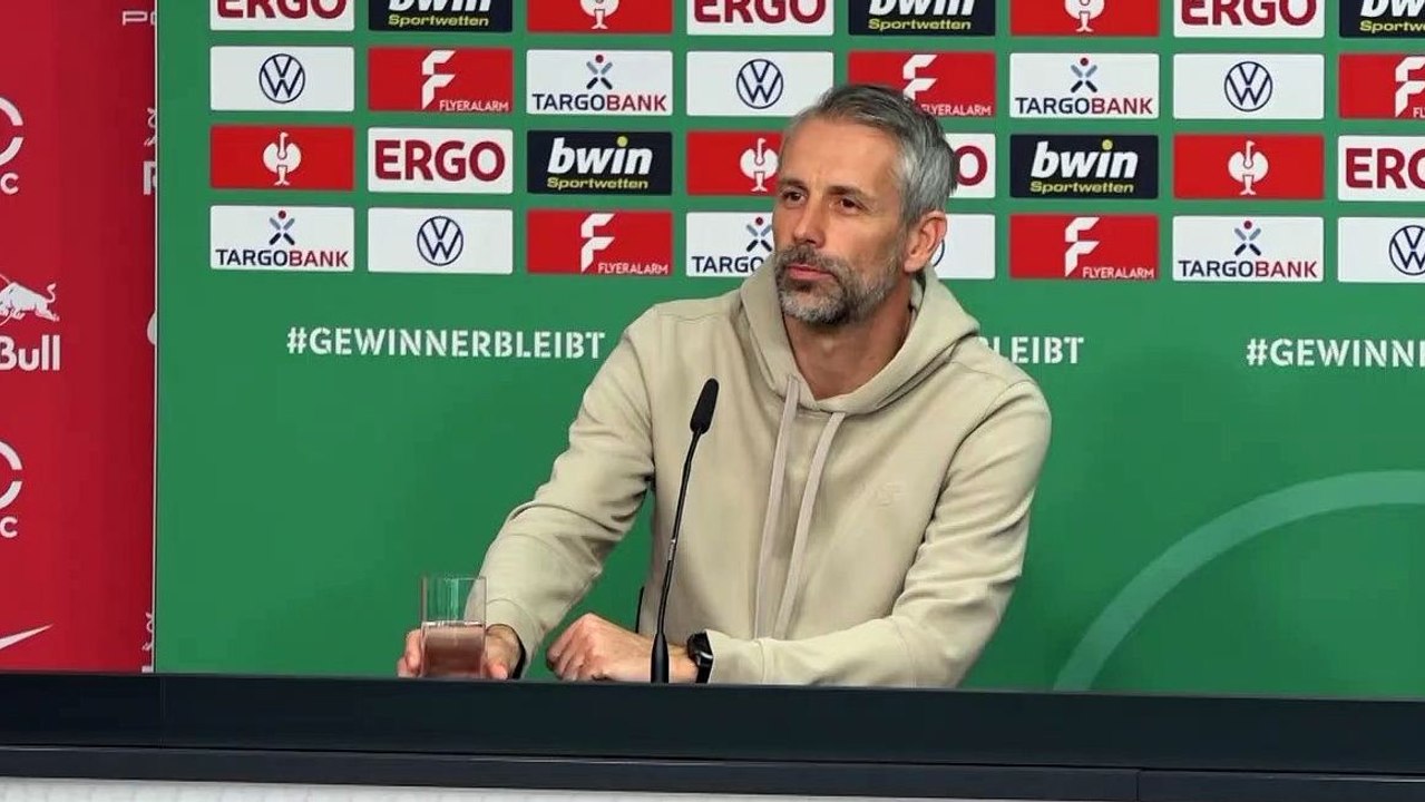 Kuriose Wasser-Szene auf Leipzig-PK: 'Das meinst du doch nicht ernst?'