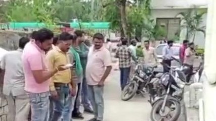 रीवा: शासन की योजना का लाभ न मिलने पर युवक ने लगाई फांसी, रिश्वत का लगाया आरोप