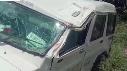 शिवपुरी: यात्री प्रतीक्षालय में बैठी सवारियों पर चढ़ी बेकाबू कार, मची चीखपुकार