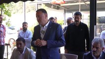 Hatay Büyükşehir Belediye Başkanı Lütfü Savaş, Kırıkhan'da vatandaşlarla buluştu