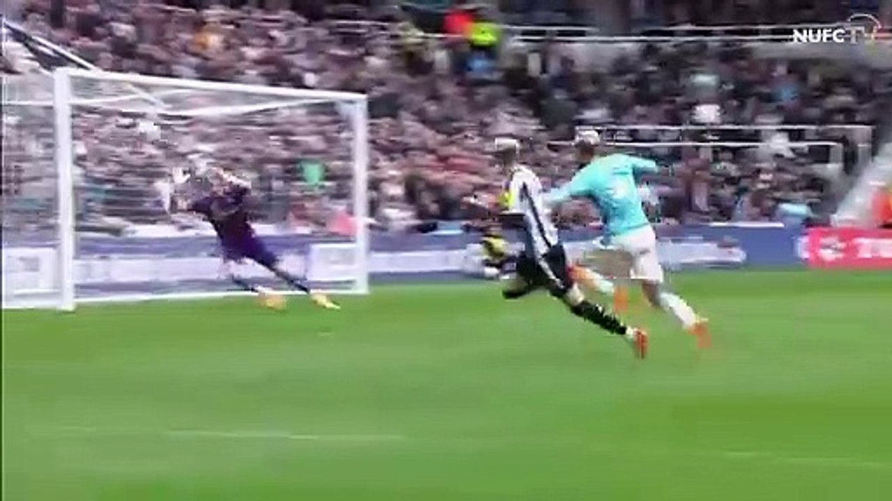 Newcastle United dominates Southampton 3-1 in the Premier League