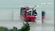 Kastamonu'da karaya oturan gemi yan yatmaya başladı